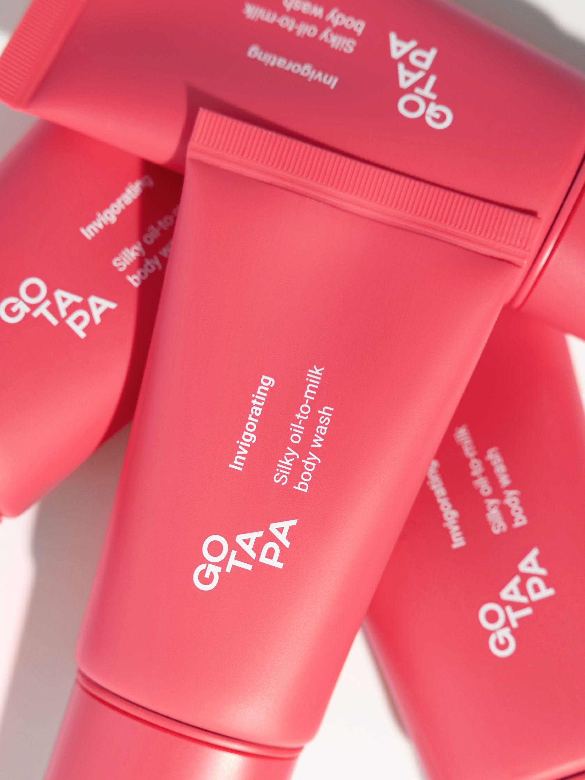 Silky oil-to-milk body wash