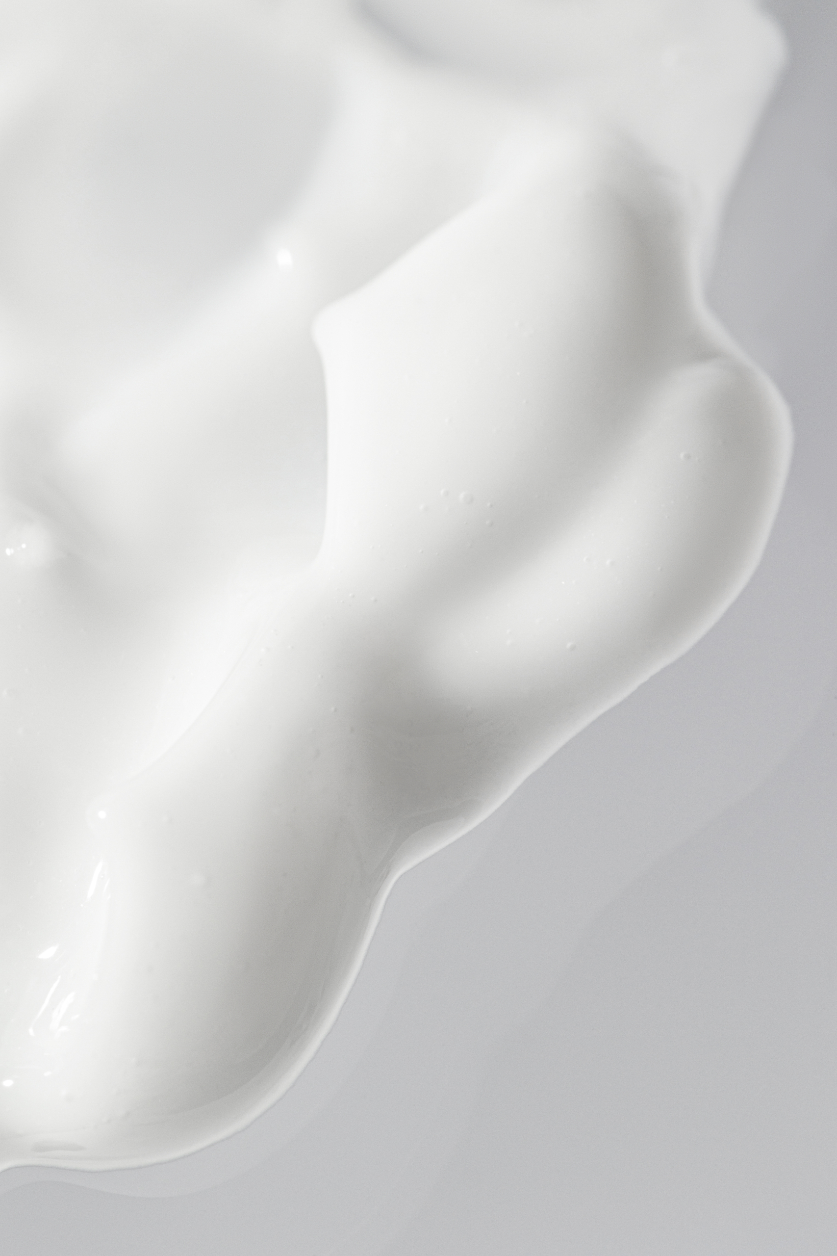 Vegan lifting eye cream